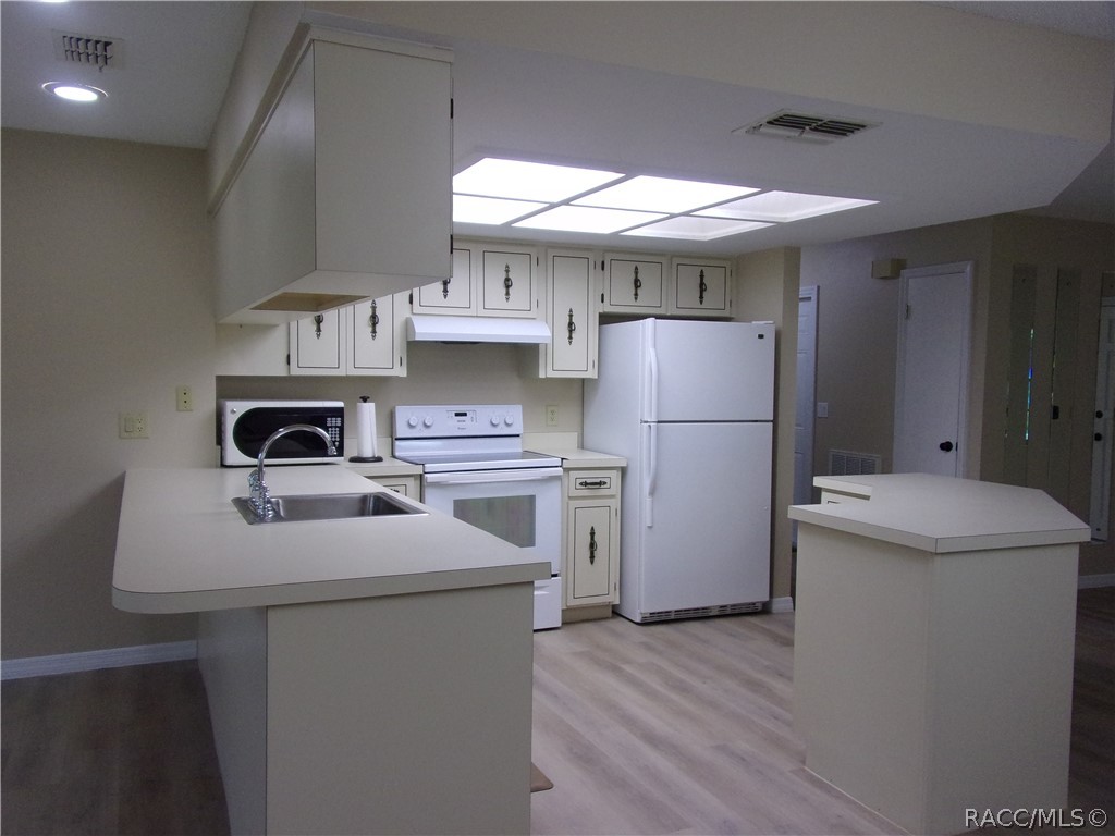 6715 E Red Robin Lane, Inverness, FL 34452