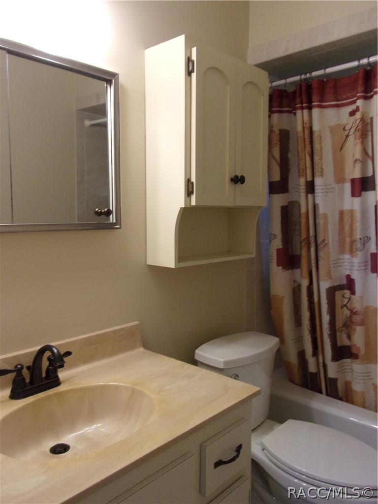 6715 E Red Robin Lane, Inverness, FL 34452