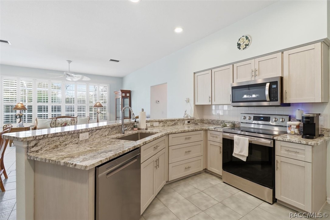 8799 SW 196th Avenue Road, Dunnellon, FL 34432