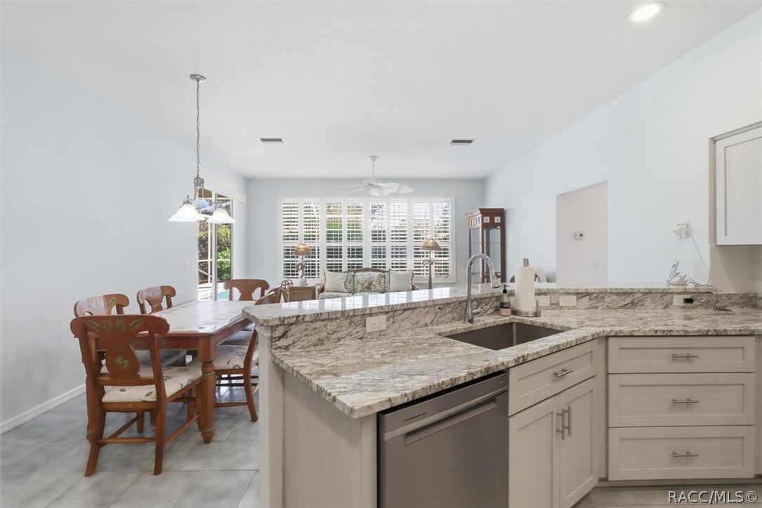 8799 SW 196th Avenue Road, Dunnellon, FL 34432
