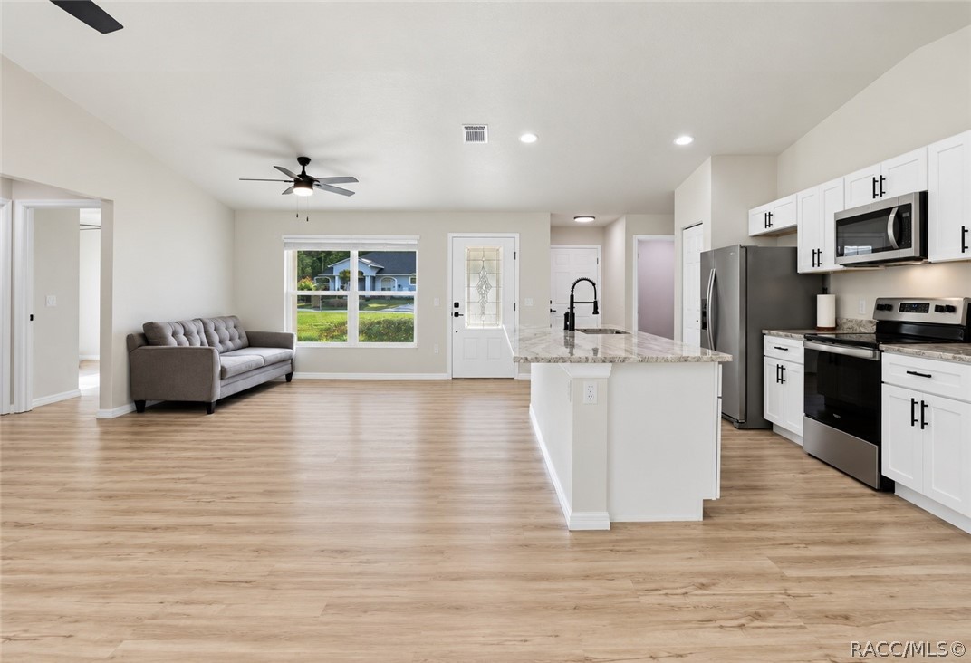 9025 N Hammond Way, Citrus Springs, FL 34434
