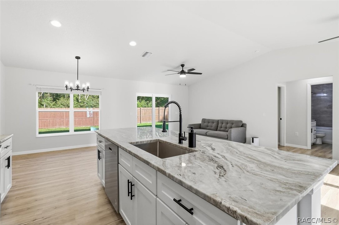 9025 N Hammond Way, Citrus Springs, FL 34434