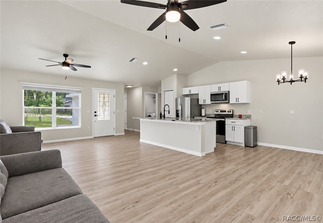 9025 N Hammond Way, Citrus Springs, FL 34434