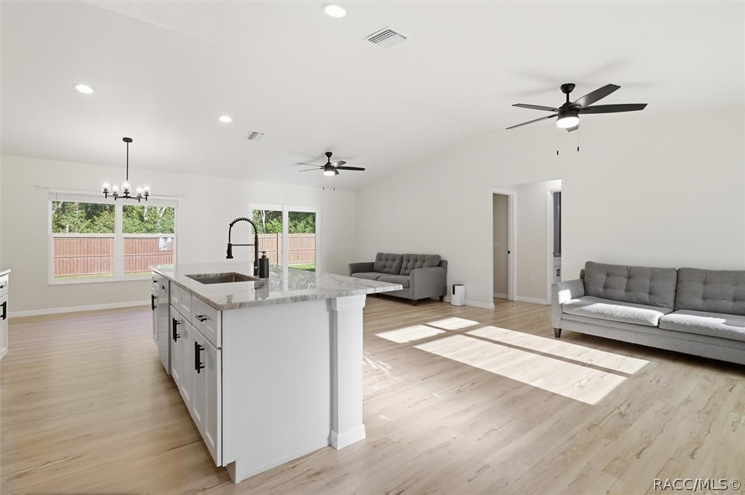 9025 N Hammond Way, Citrus Springs, FL 34434