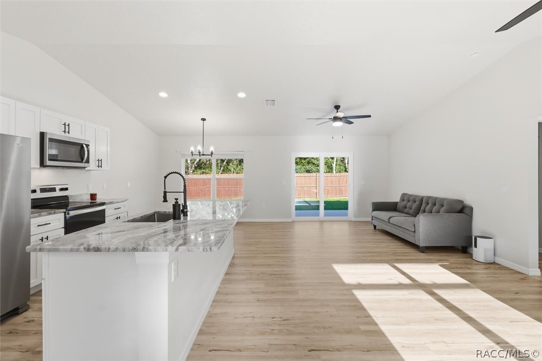 9025 N Hammond Way, Citrus Springs, FL 34434