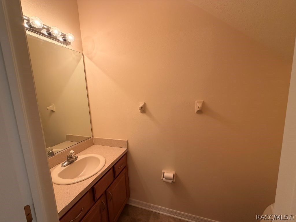 1/2 bath downstairs