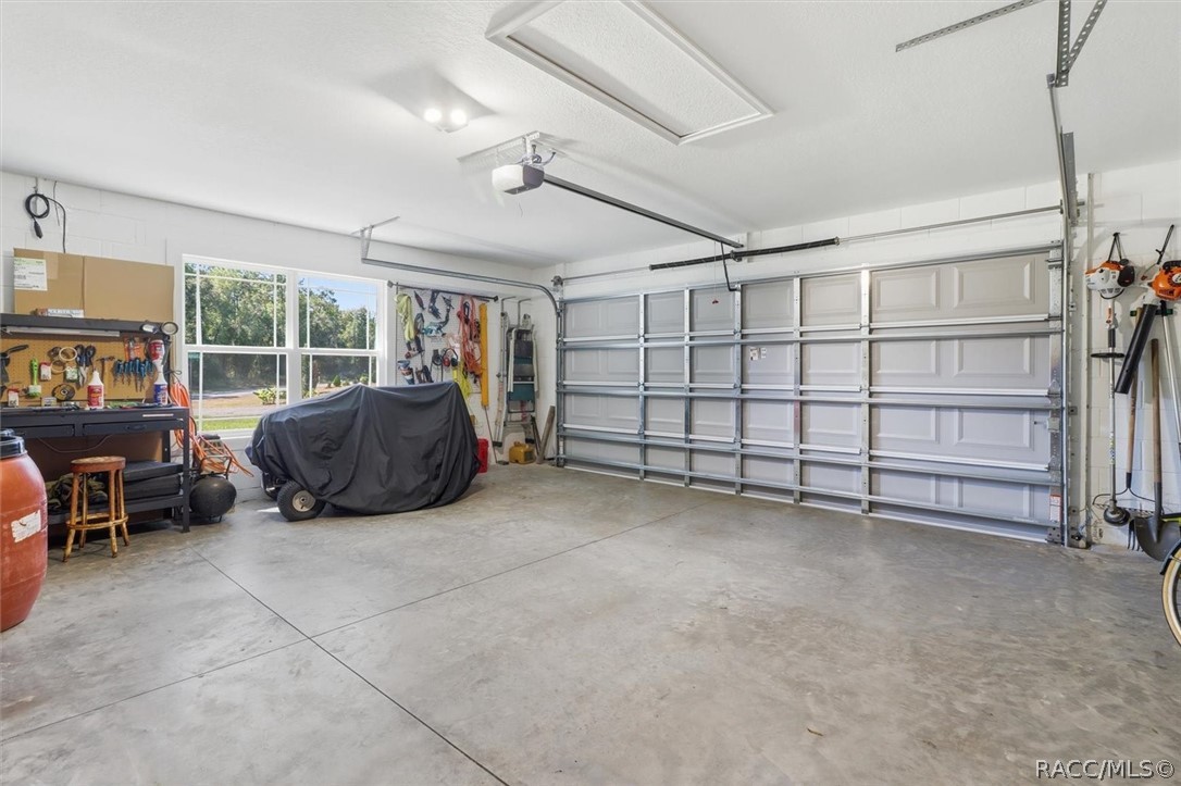 9535 N Aquarius Drive, Citrus Springs, FL 34434