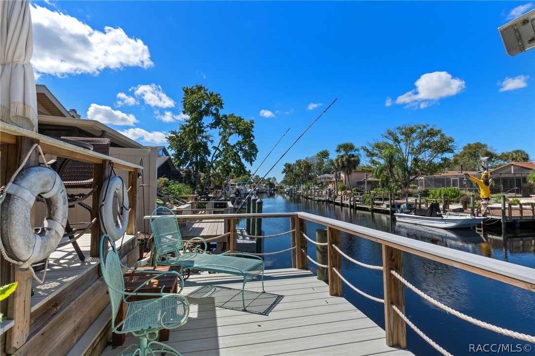5198 S Riverview Circle, Homosassa, FL 34448