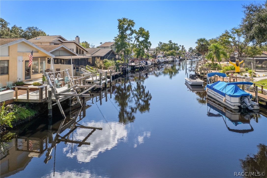 5198 S Riverview Circle, Homosassa, FL 34448