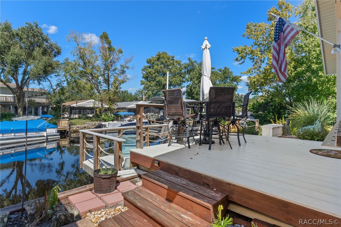 5198 S Riverview Circle, Homosassa, FL 34448