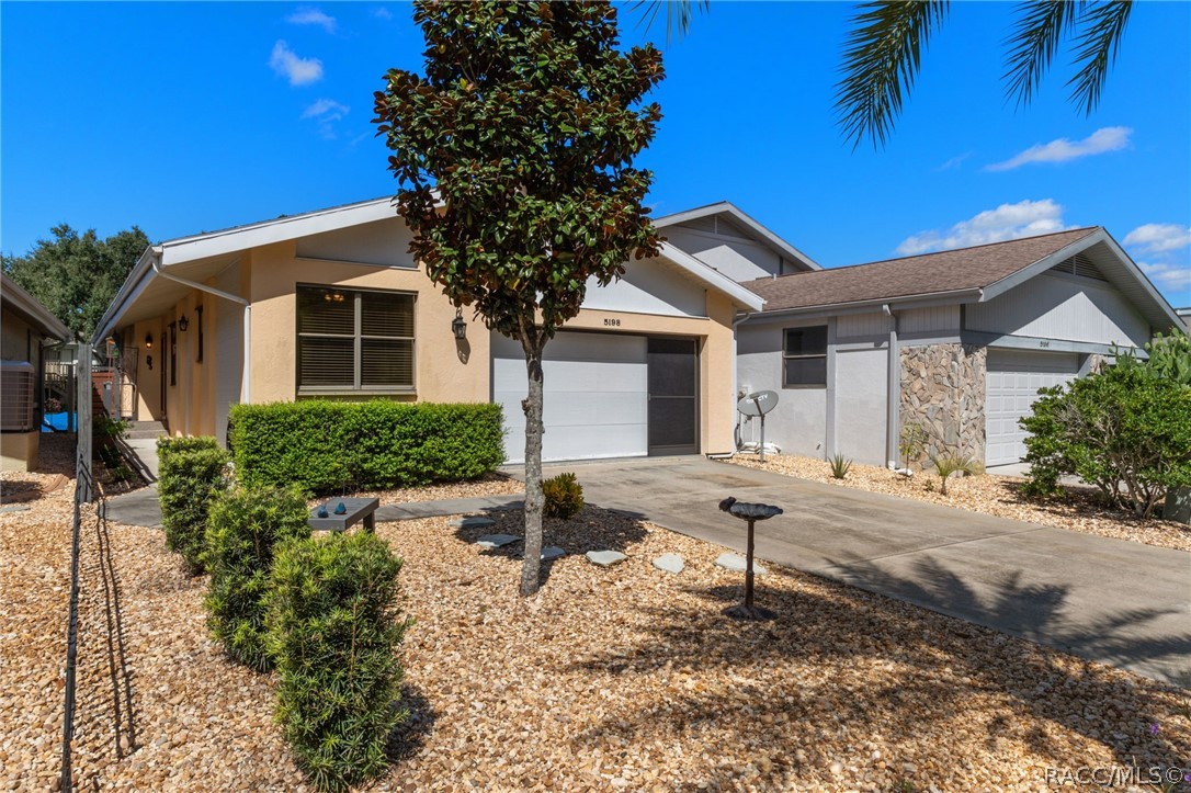 5198 S Riverview Circle, Homosassa, FL 34448