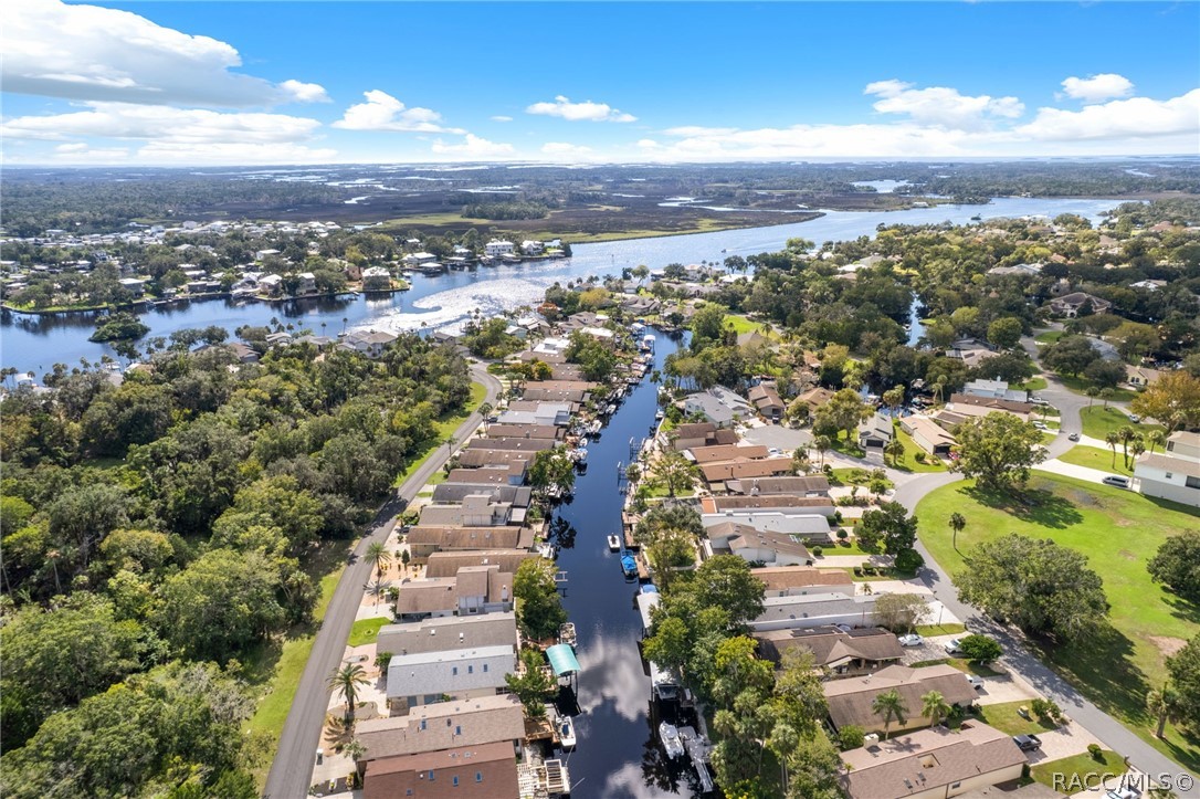 5198 S Riverview Circle, Homosassa, FL 34448