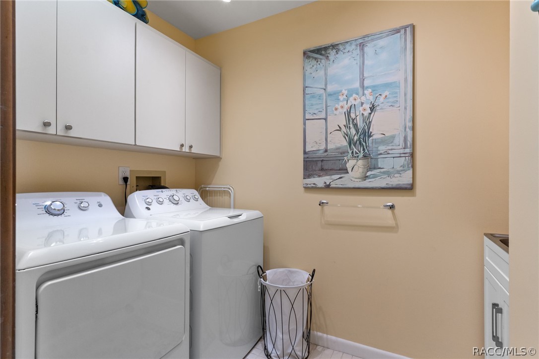 5198 S Riverview Circle, Homosassa, FL 34448