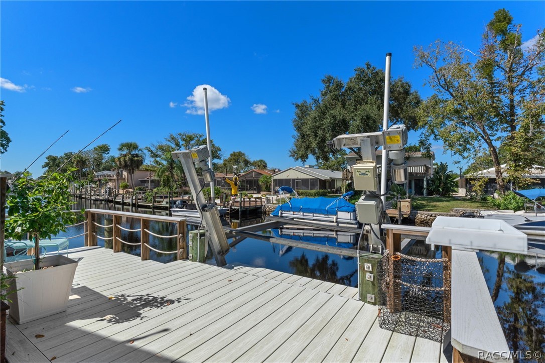 5198 S Riverview Circle, Homosassa, FL 34448