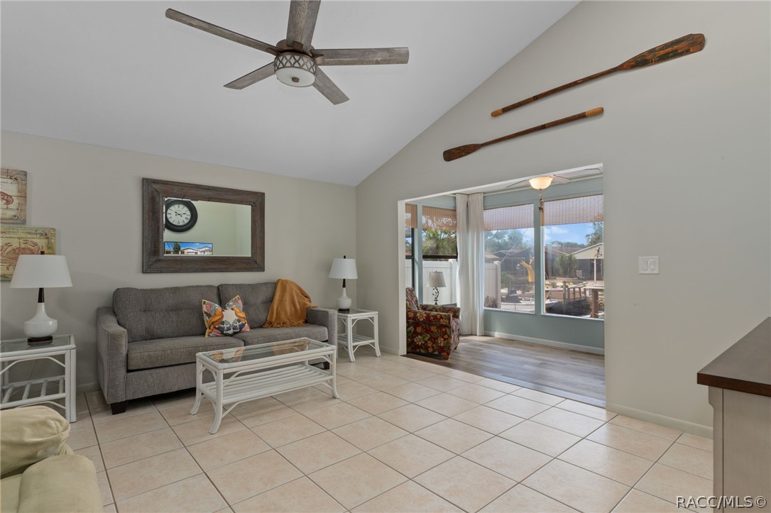 5198 S Riverview Circle, Homosassa, FL 34448