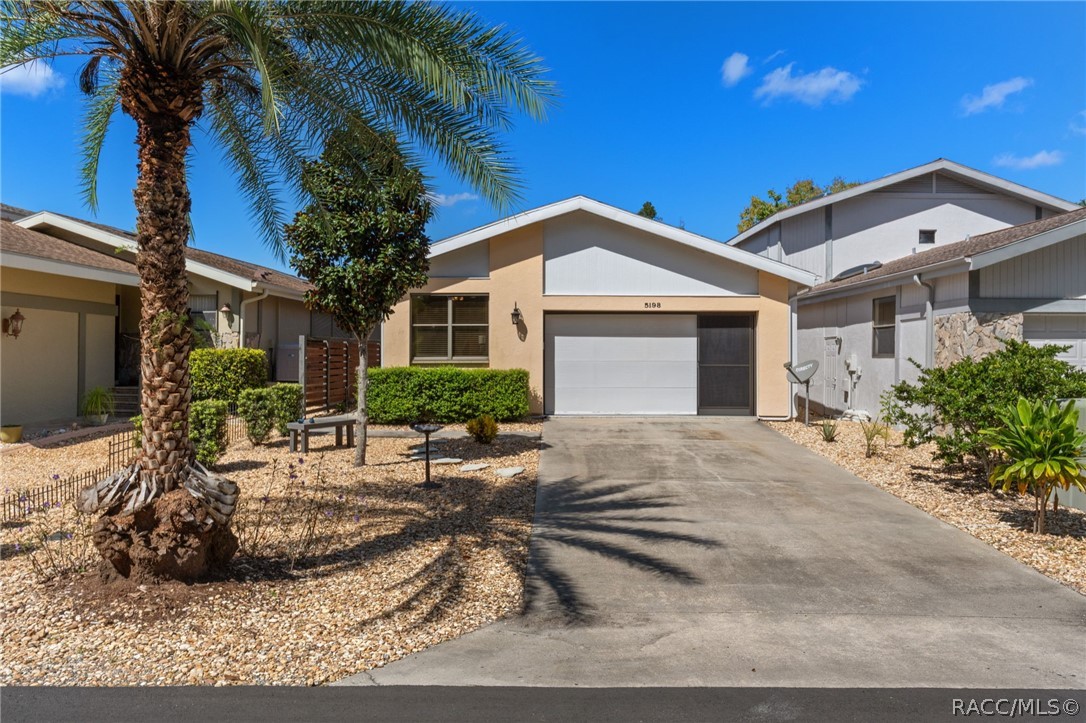 5198 S Riverview Circle, Homosassa, FL 34448