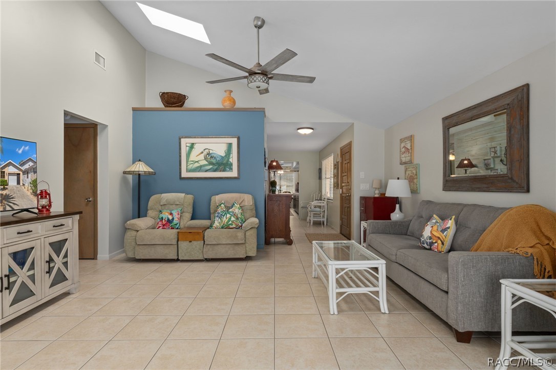 5198 S Riverview Circle, Homosassa, FL 34448