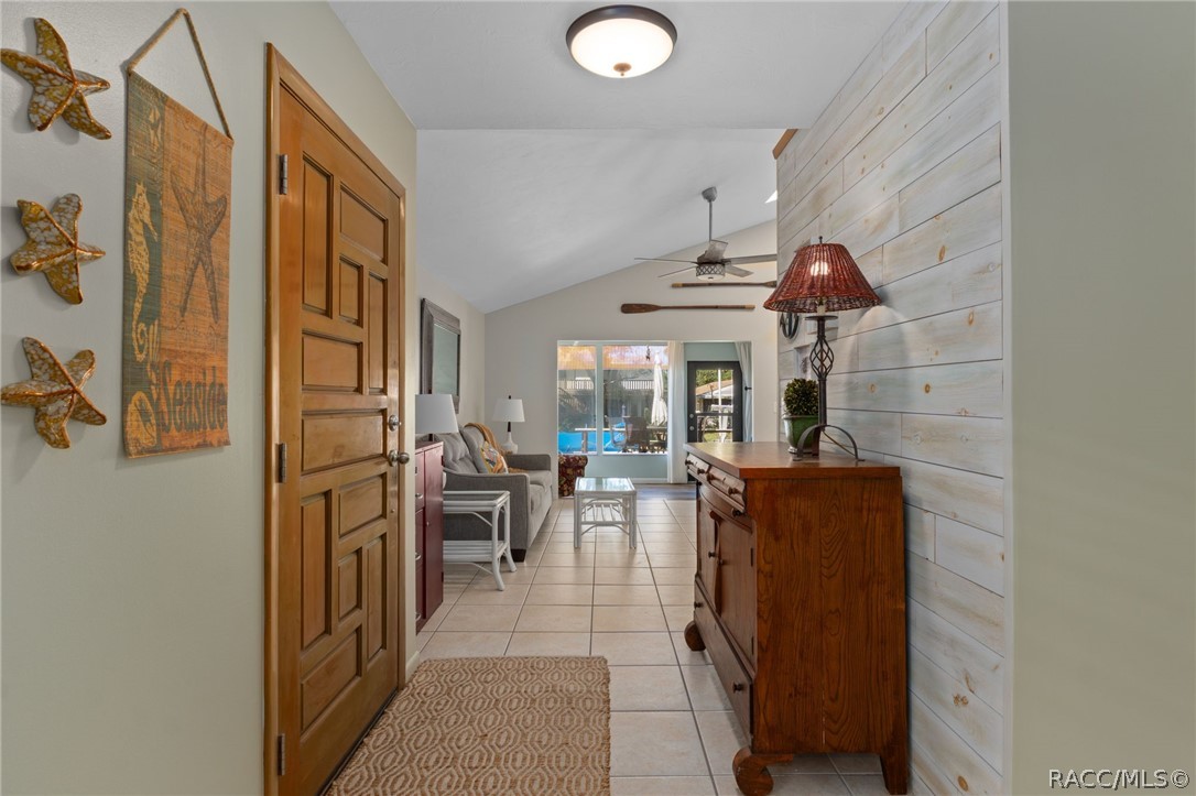 5198 S Riverview Circle, Homosassa, FL 34448
