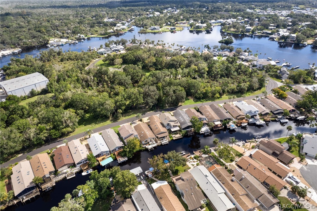 5198 S Riverview Circle, Homosassa, FL 34448