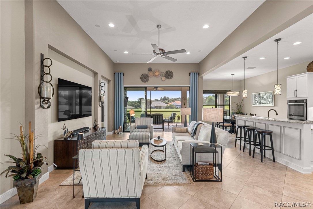 212 W Doerr Path, Hernando, FL 34442