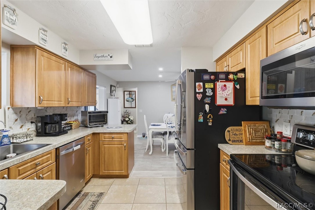 169 W Sugarberry Lane, Beverly Hills, FL 34465