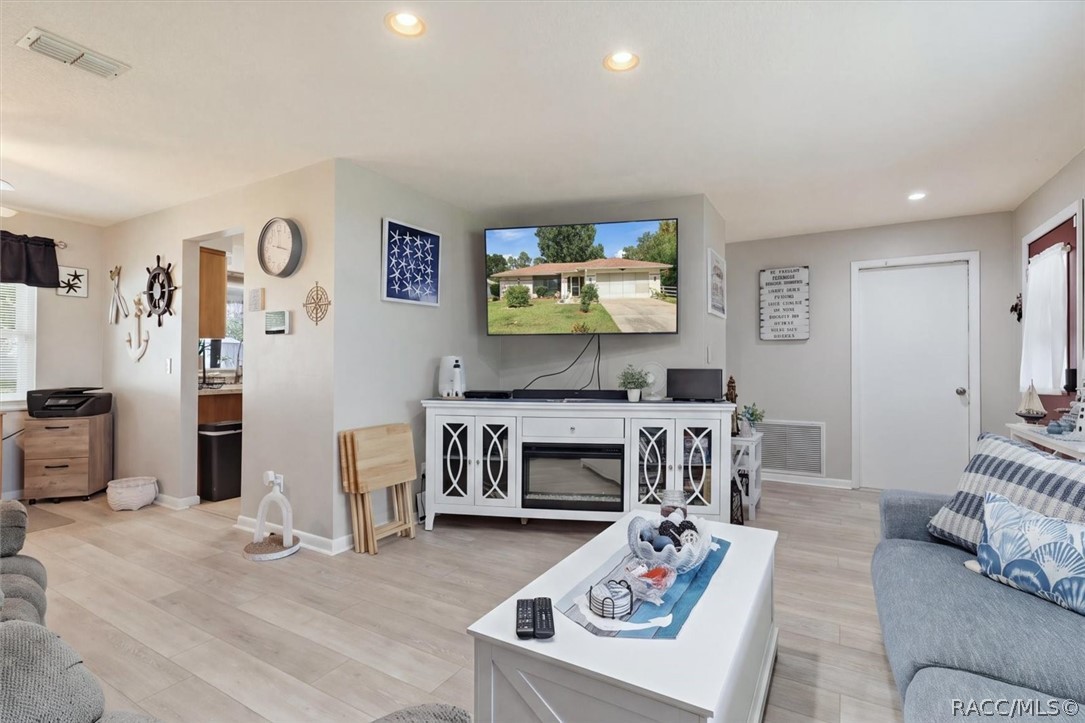 169 W Sugarberry Lane, Beverly Hills, FL 34465