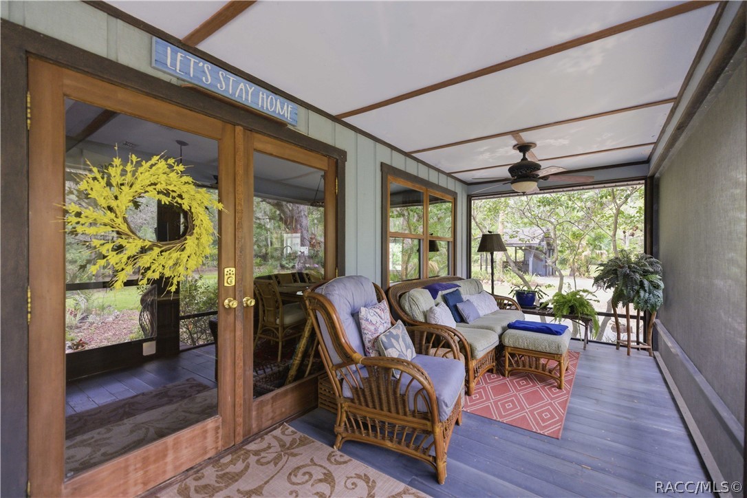 398 S Winterset Avenue, Crystal River, FL 34429
