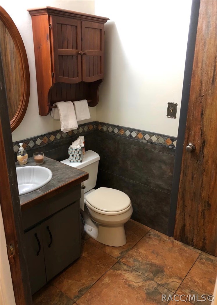 398 S Winterset Avenue, Crystal River, FL 34429