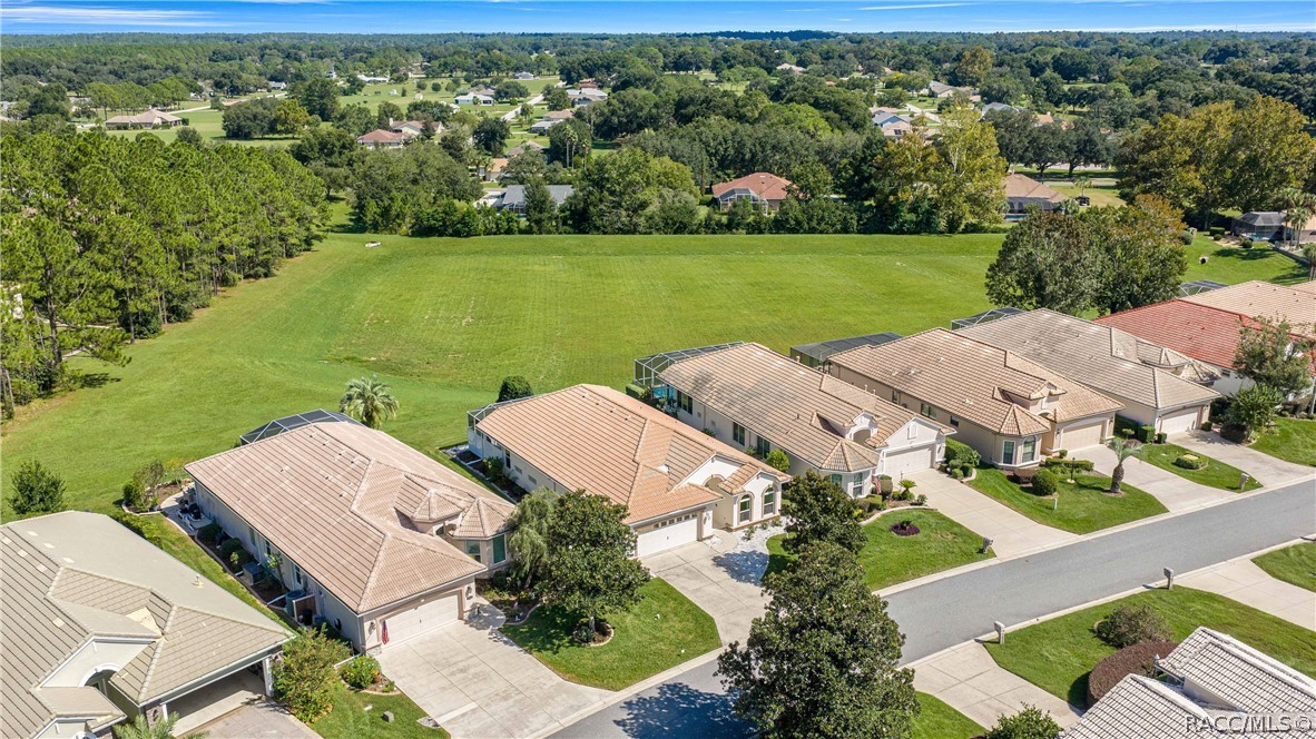 105 W Doerr Path, Hernando, FL 34442