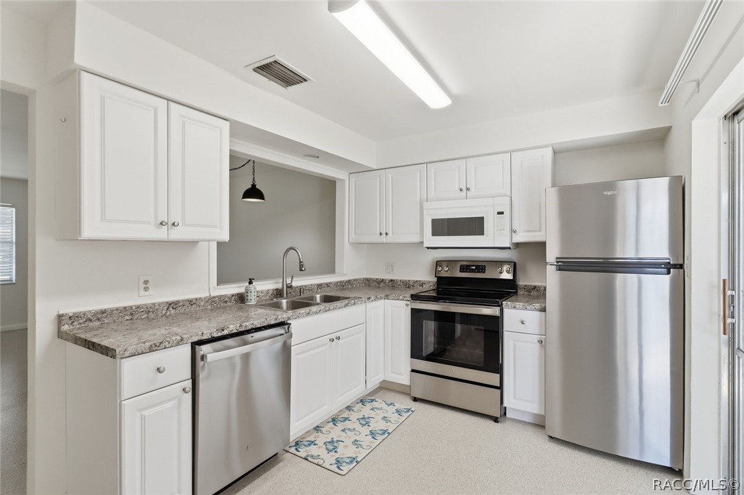 10 SE Kings Bay Drive, #9, Crystal River, FL 34429