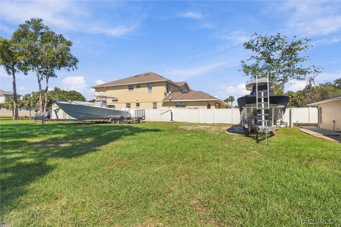10 SE Kings Bay Drive, #9, Crystal River, FL 34429