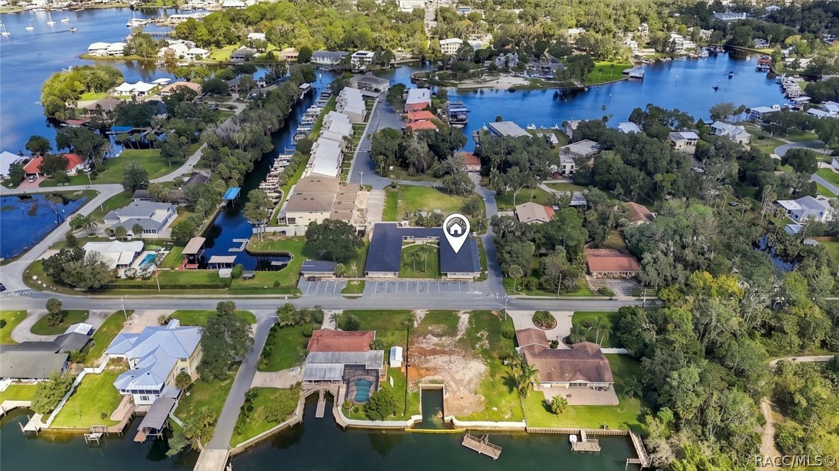 10 SE Kings Bay Drive, #9, Crystal River, FL 34429