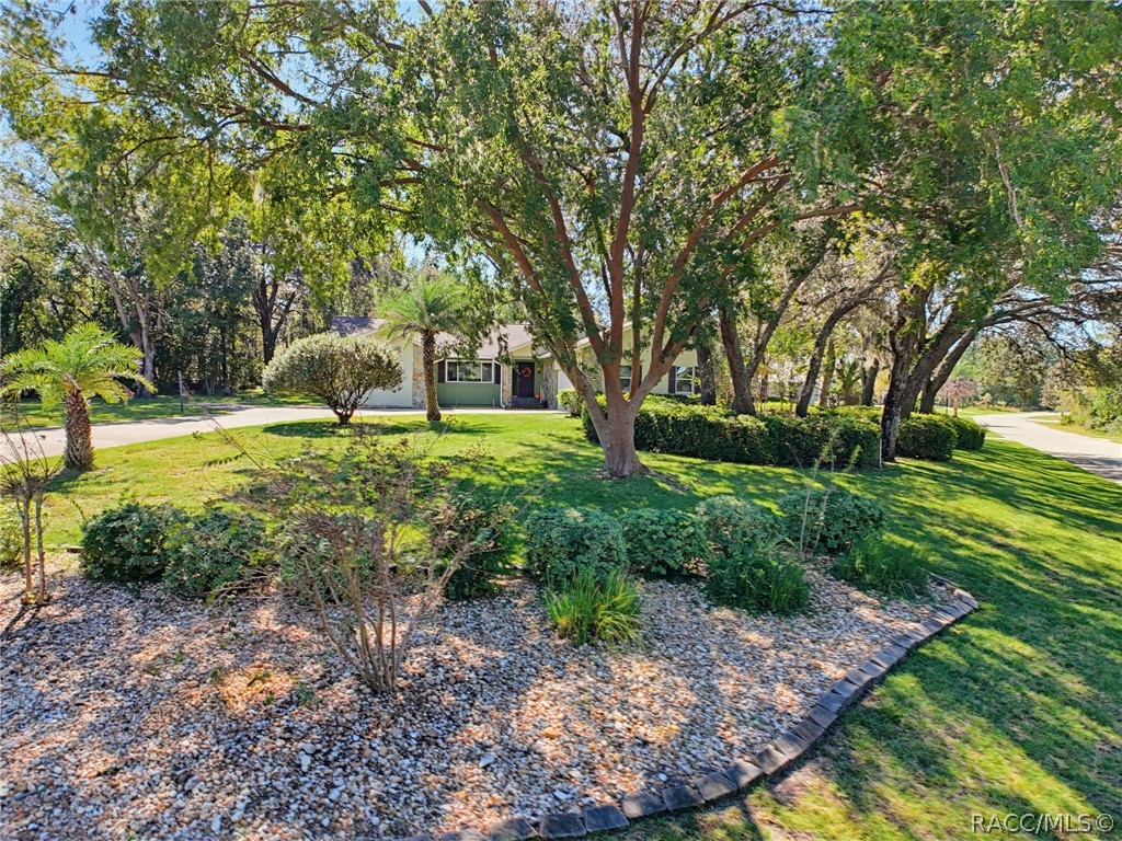 3 Village Center Drive, Homosassa, FL 34446