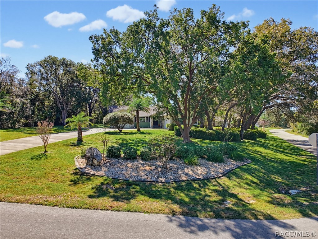 3 Village Center Drive, Homosassa, FL 34446