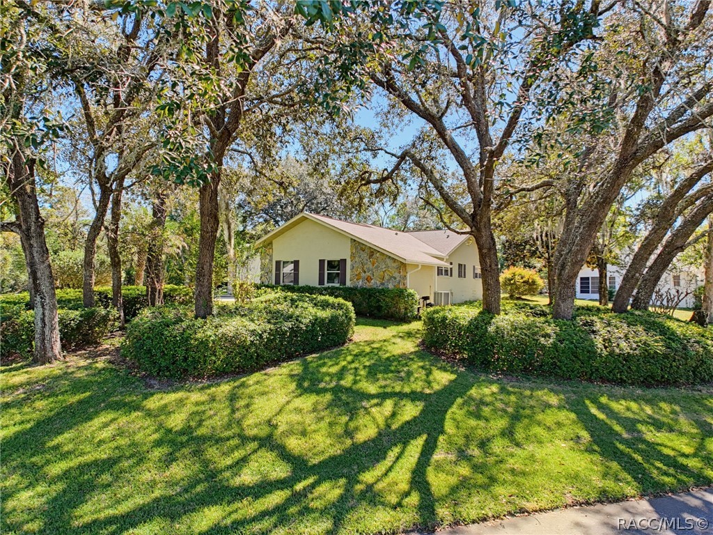3 Village Center Drive, Homosassa, FL 34446
