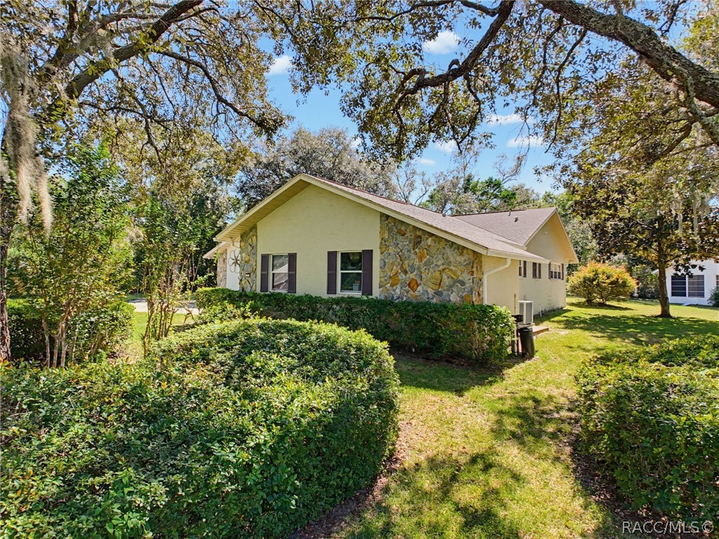 3 Village Center Drive, Homosassa, FL 34446