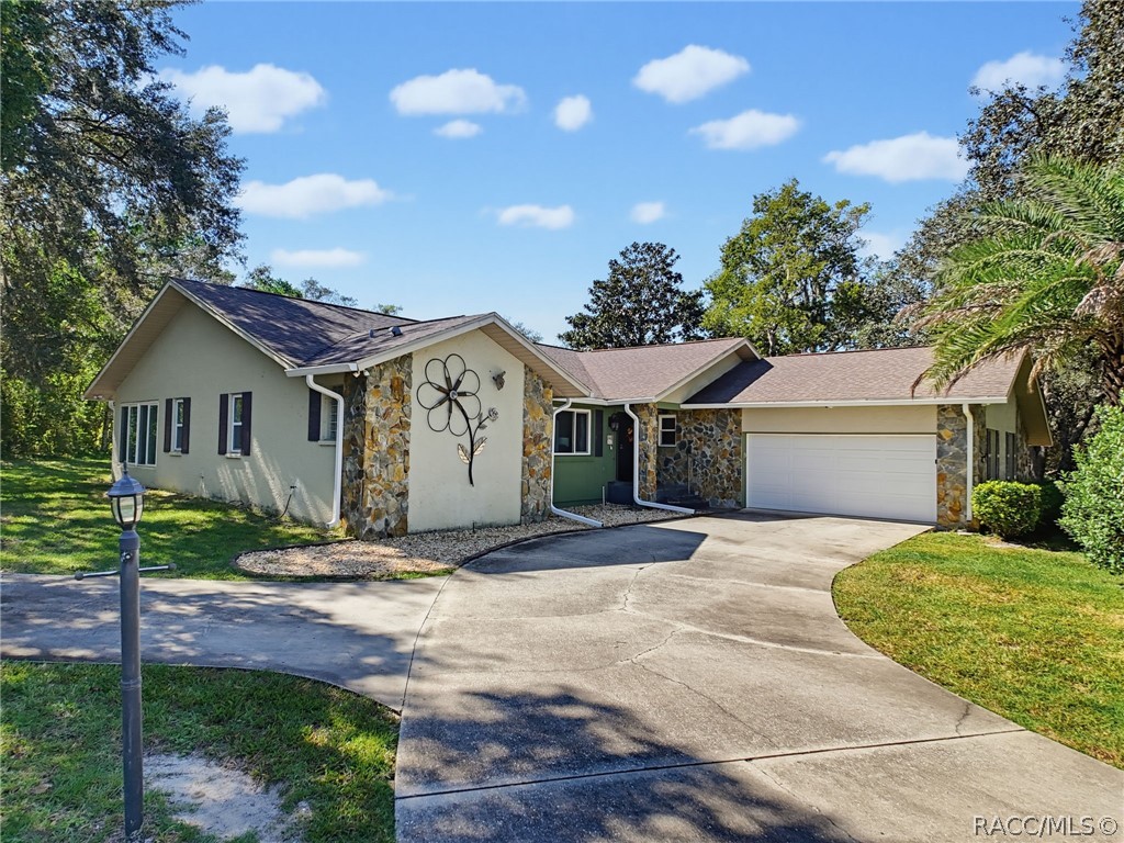 3 Village Center Drive, Homosassa, FL 34446