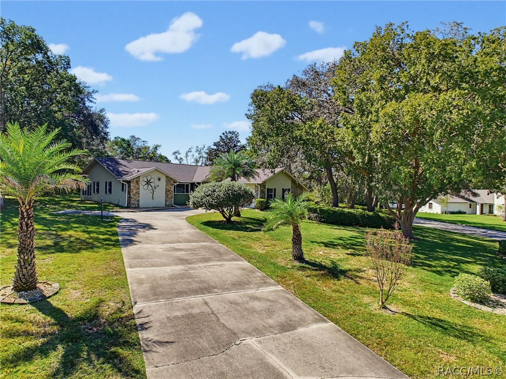 3 Village Center Drive, Homosassa, FL 34446