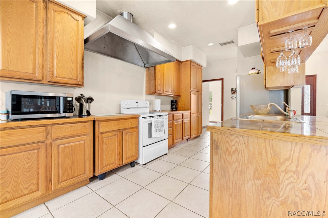 6101 S Nutshell Terrace, Lecanto, FL 34461
