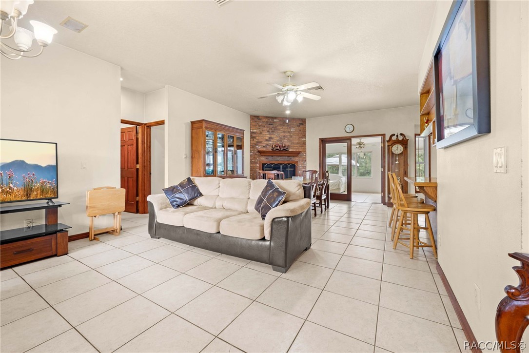 6101 S Nutshell Terrace, Lecanto, FL 34461