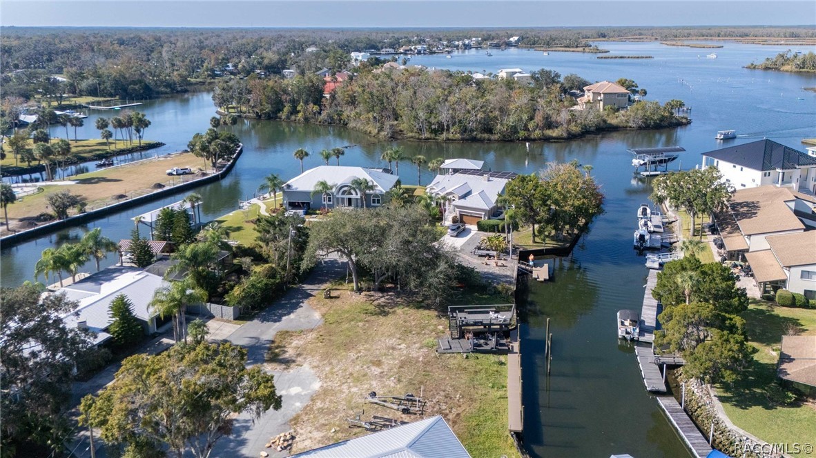1924 SE 3rd Court, Crystal River, FL 34429
