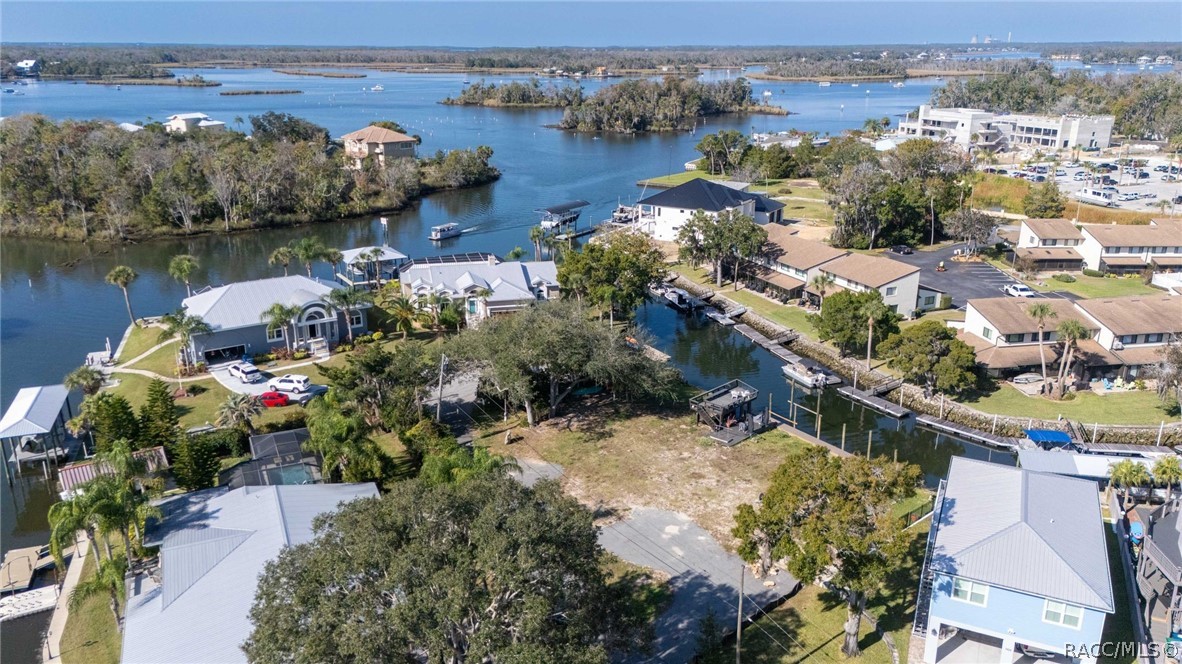 1924 SE 3rd Court, Crystal River, FL 34429