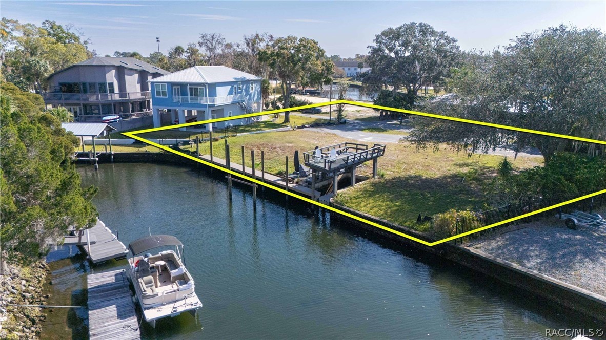 1924 SE 3rd Court, Crystal River, FL 34429