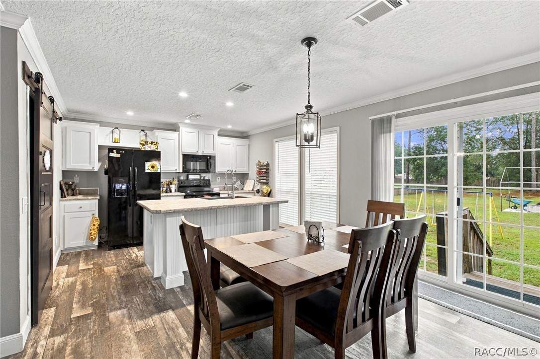 9900 W Pinespring Court, Crystal River, FL 34428