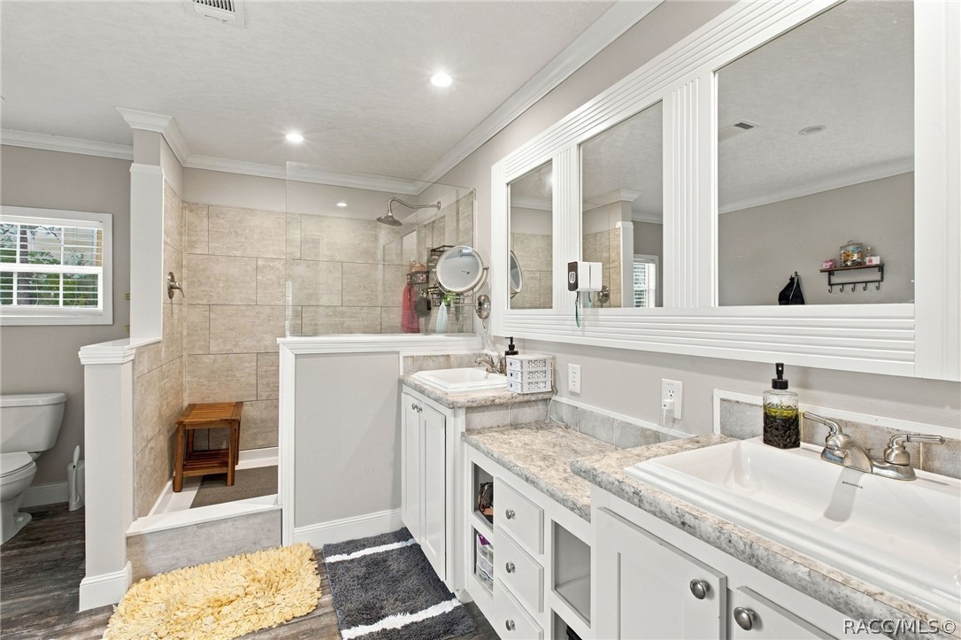 9900 W Pinespring Court, Crystal River, FL 34428