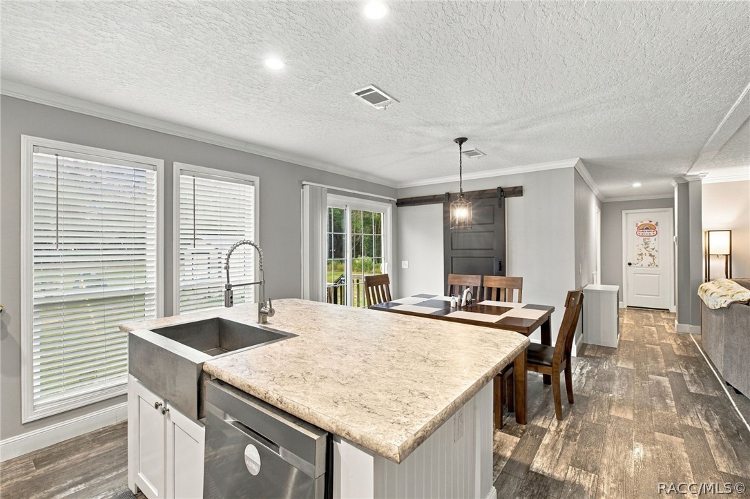 9900 W Pinespring Court, Crystal River, FL 34428