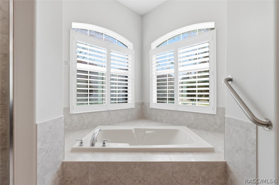 5 Nemesia Court W, Homosassa, FL 34446