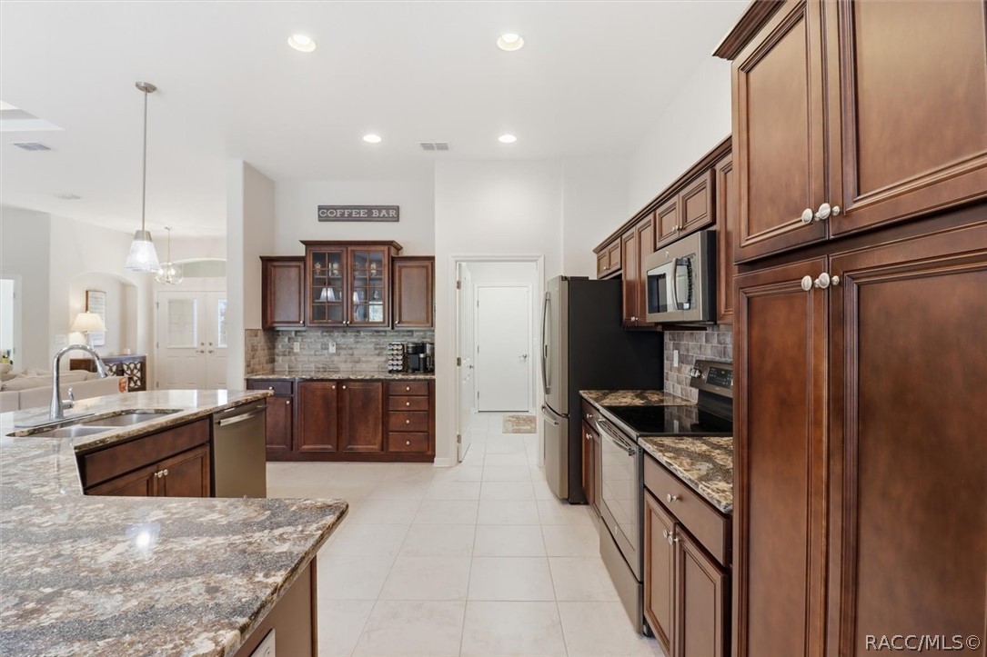 5 Nemesia Court W, Homosassa, FL 34446