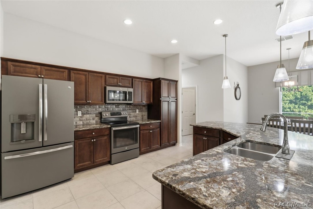 5 Nemesia Court W, Homosassa, FL 34446