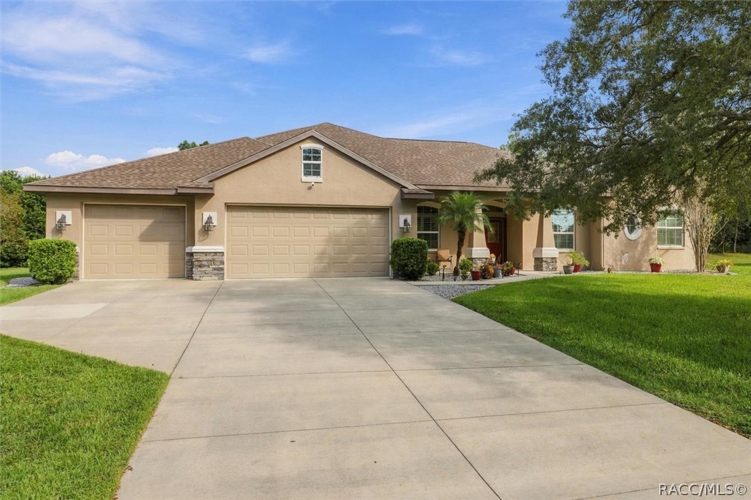 5 Nemesia Court W, Homosassa, FL 34446